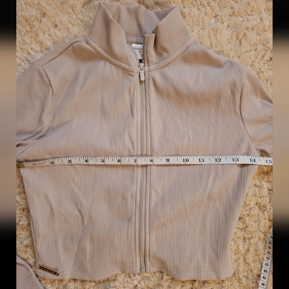 Three Piece Set - image 4